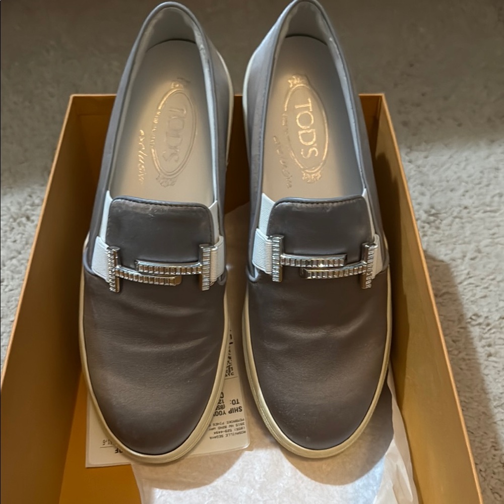 Tod's Gray Loafers with Metallic Detail